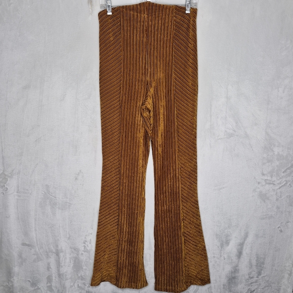 Free People Slim Pull On Velvet Flare Pants Size Medium - Picture 5 of 9